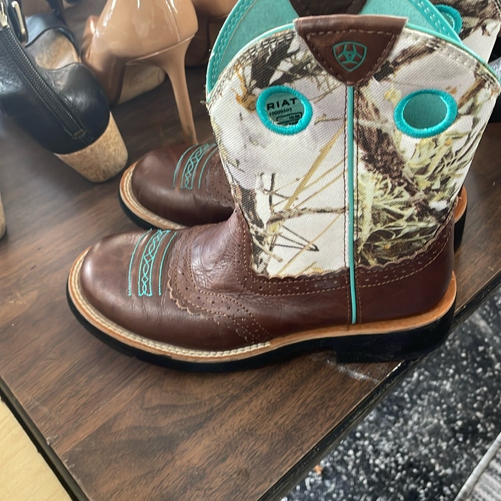Women’s Ariat Fatboy Cowgirl Boots Camo Cowgirl Boots Size 6 B